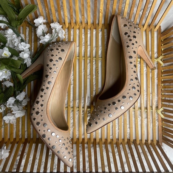 Diana Von Furstenberg Nude Silver Studded Heels sz 7.5 - Picture 4 of 10